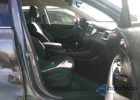 2019 Kia Sorento 2.4L Lx из США, поврежденный, VIN 5XYPGDA31KG604406